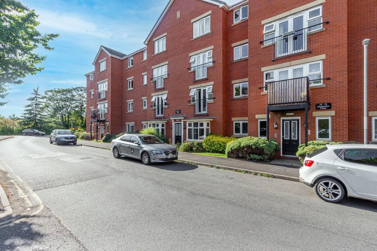 Lovely 2Bed Apt In Redditch, Free Wi-Fi & Parking ภายนอก รูปภาพ